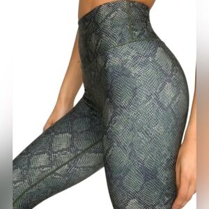 Good American Green Snake Print Leggings Size 3 Equivalent to US Size Large